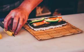 making a sushi roll