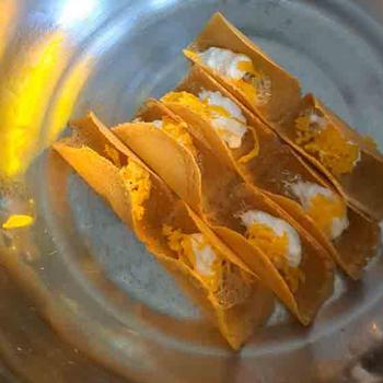 khanom buang (Thai crepes)