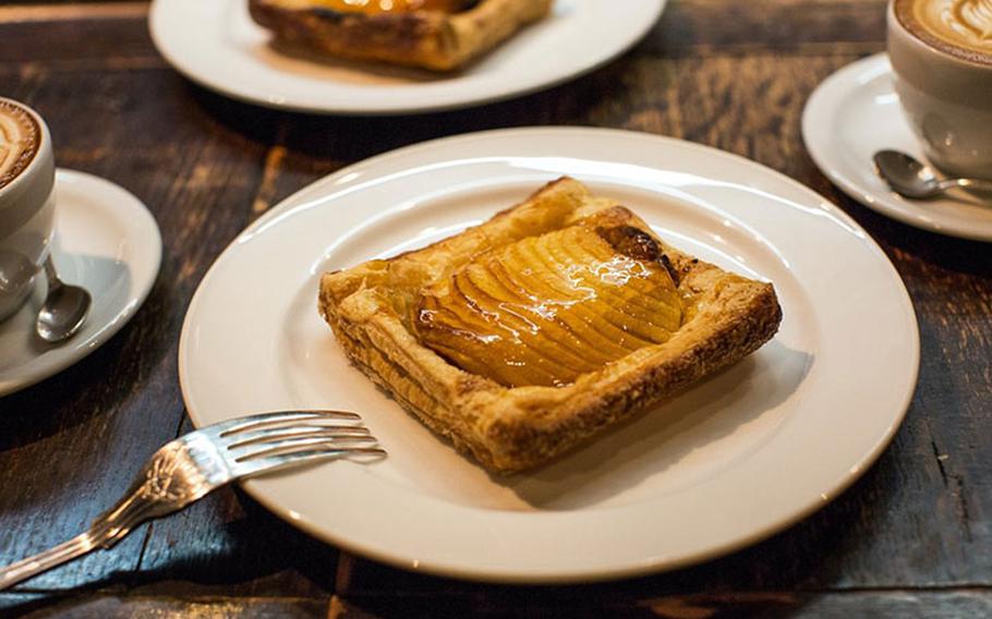 Apple pie in Hirosaki (Photo: Aomori Travel)