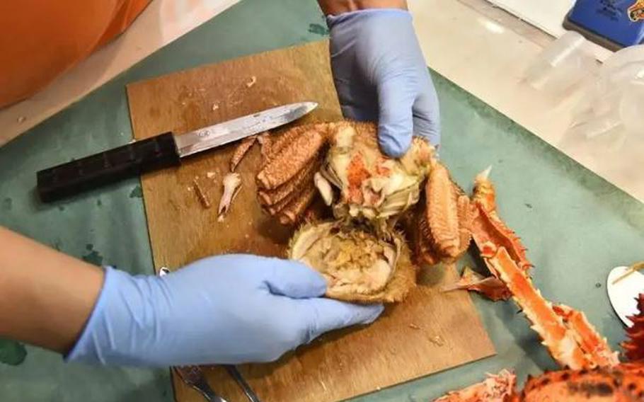 If you have a seafood pick for crabs, it’ll be a lot easier. You can use it to remove meat from the shell, and has two different tools, a thicker end with a spoon for scooping the kani miso out, and a thinner end used to pick out meat at the ends of the legs.