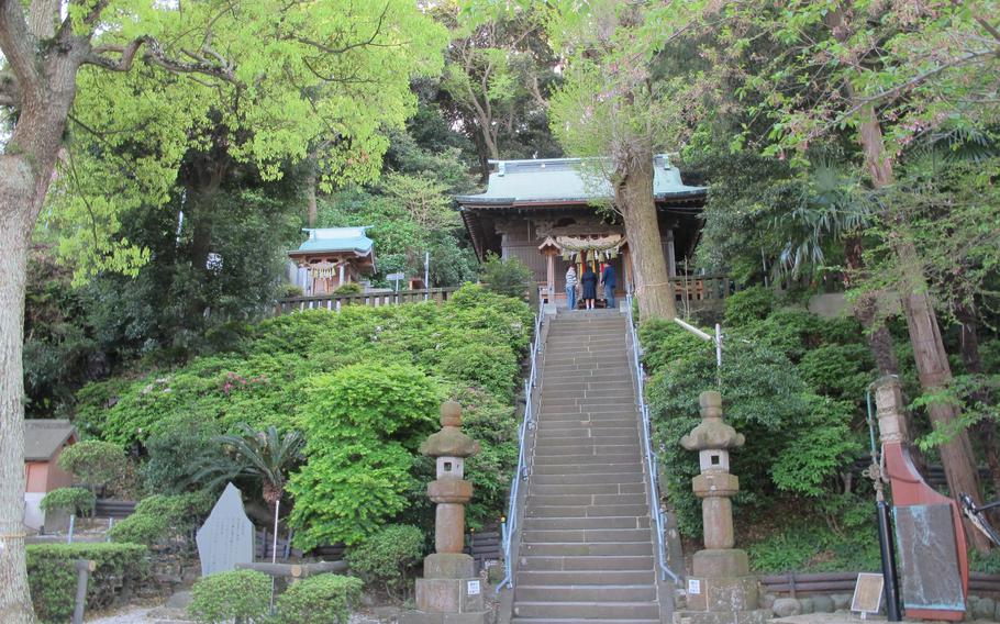 around 30 steps to the shrine.