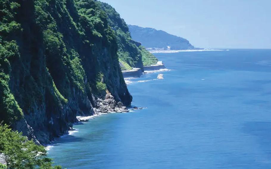 Oyashirazu and Koshirazu Beaches