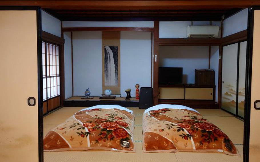 Temple stay for a couple at Kakurinbo