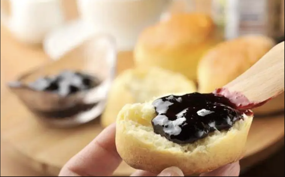 There are various jams such as blueberry and haskap, and you can even enjoy freshly made jam.