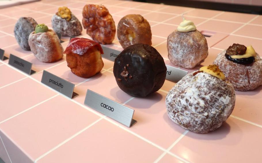 donuts are displayed.
