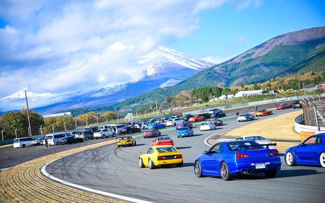 Cars in the race circuit.