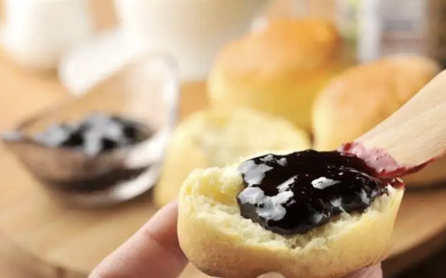 There are various jams such as blueberry and haskap, and you can even enjoy freshly made jam.