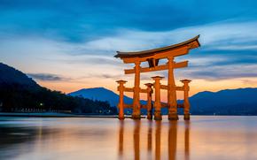 Miyajima, The famous Floating Torii gate in Japan.