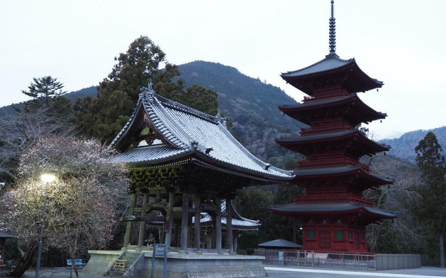 A five-stories pagoda can be seen.