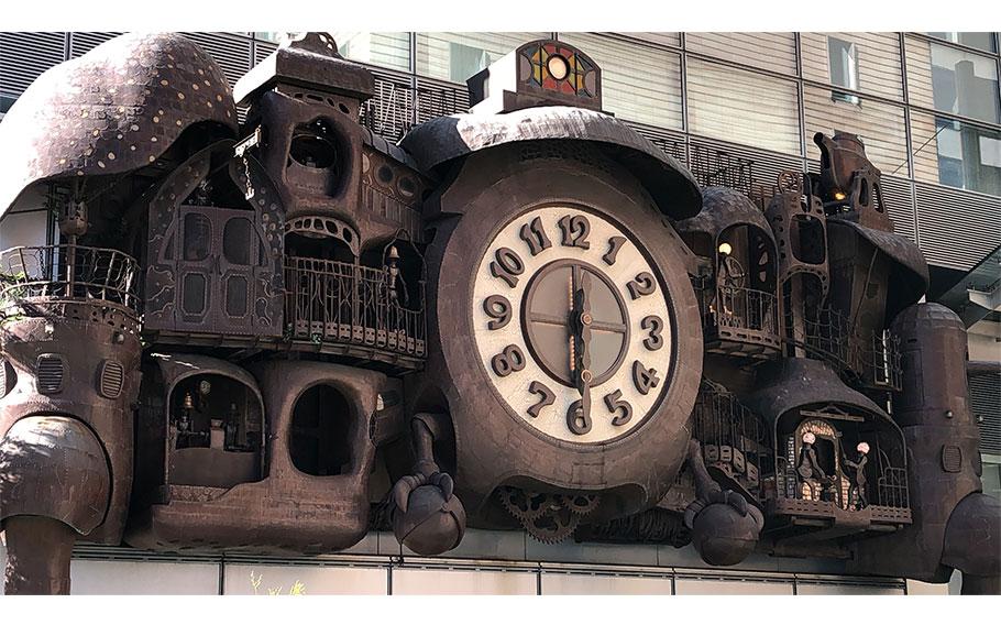 The clock is made of hand carved copper steel, and also features mechanical vignettes, old castle, teapots, blacksmiths, boiling teapot and other moving elements.