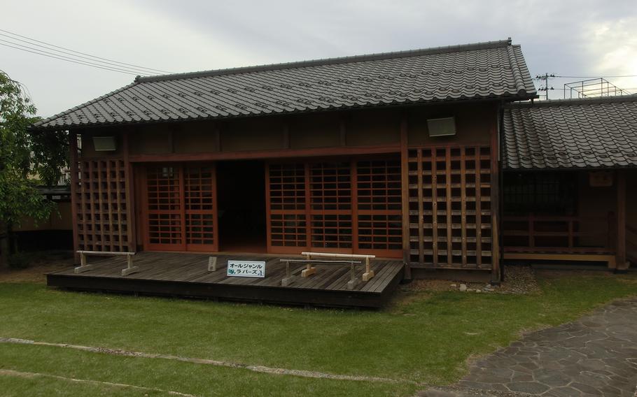 One of the one-story houses at Former Horikiri Residence.