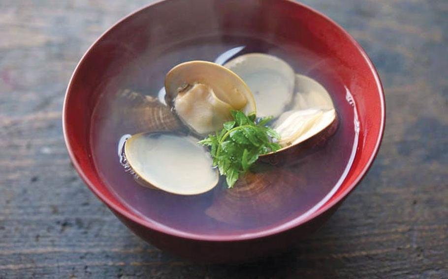 Clam soup that calls to mind early spring