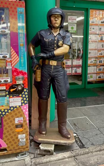 statue on street