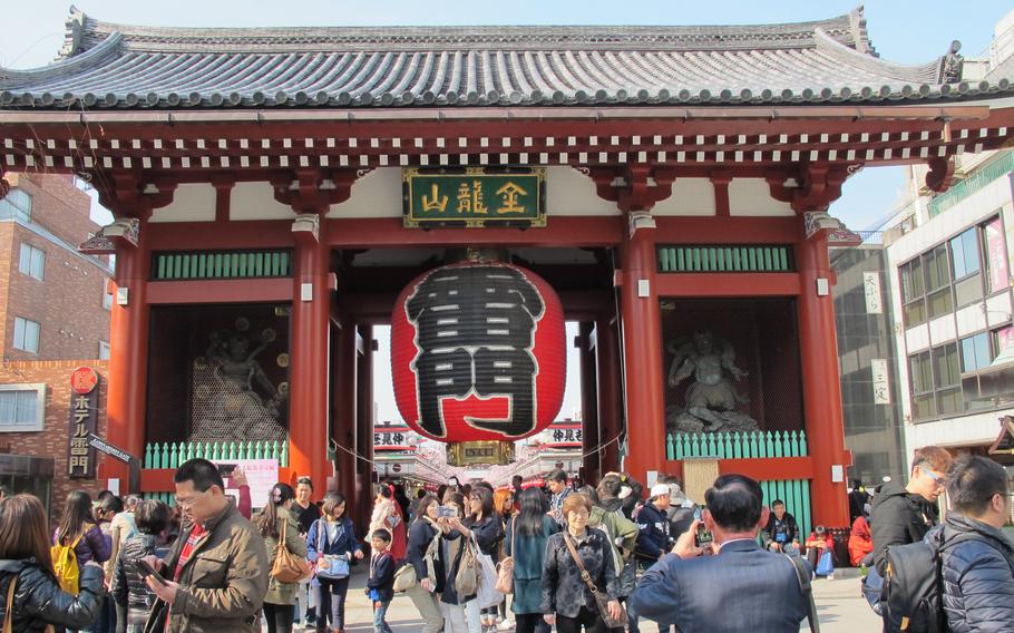 Kaminarimon, Sensoji Temple