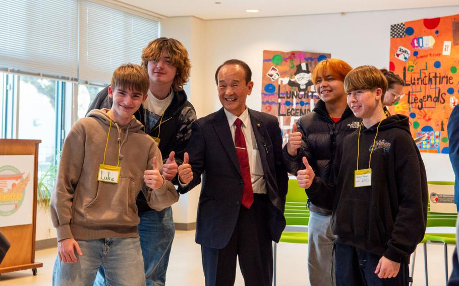 Participants pose with Mr. Kohiyama Yoshinori.