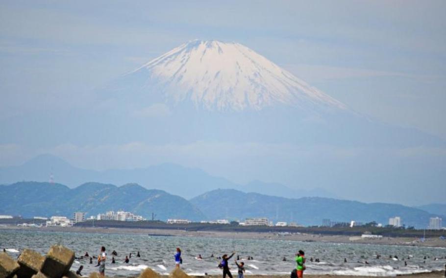 Fuji looming over Kugenuma Beach 