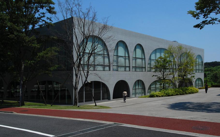 Hachioji Library at Tama Art University exterior