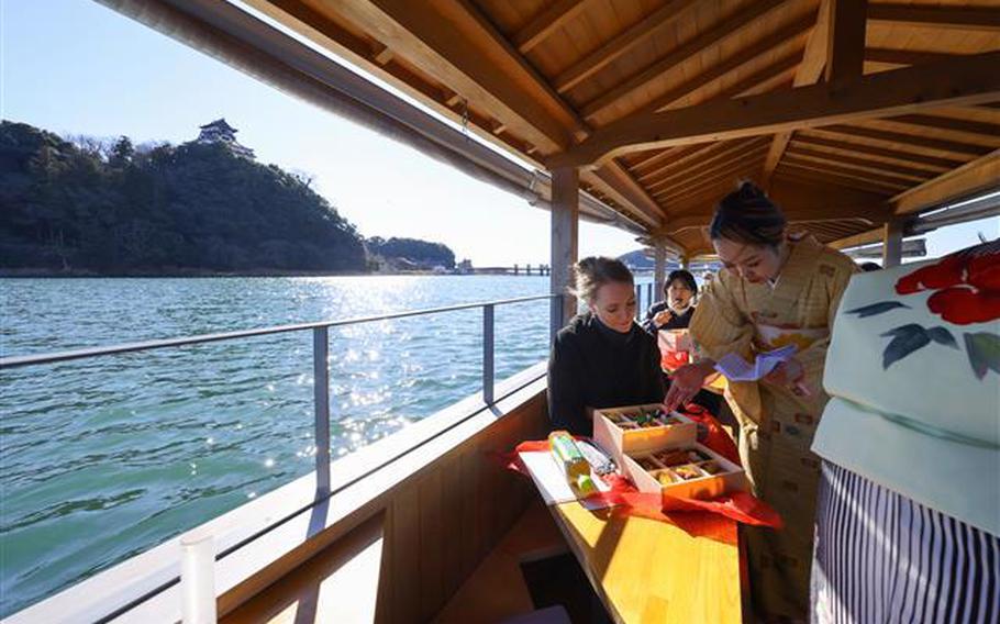 Private Cruise Overlooking the Inuyama Castle