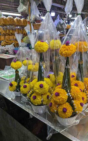 Pak Khlong Talat (Flower Market)