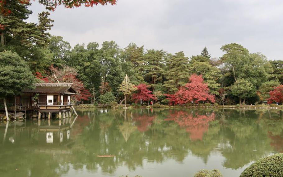 Tea house on Kasumigaike Pond