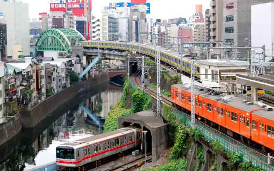 Sobu Line, Chuo Line, and Marunouchi Line trains