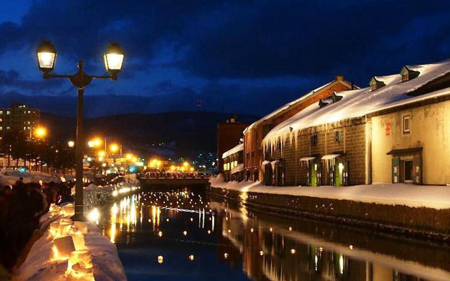 Asakusa Bridge Town Park is the best photo shooting spot on the Otaru Canal (Image courtesy of Otaru Tourism Association)