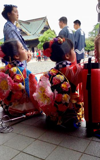 Children ready for tekomai procession.