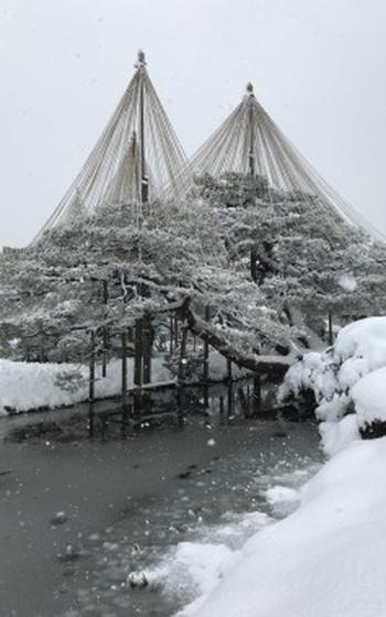 Kenroku-en covered by snow