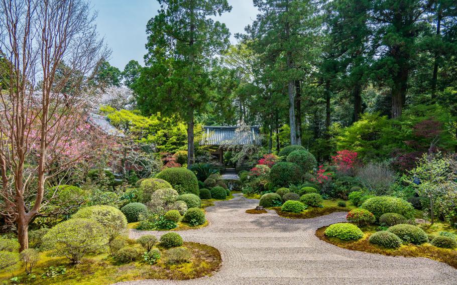 Ryotan-ji Temple is the family temple of the influential Ii family.