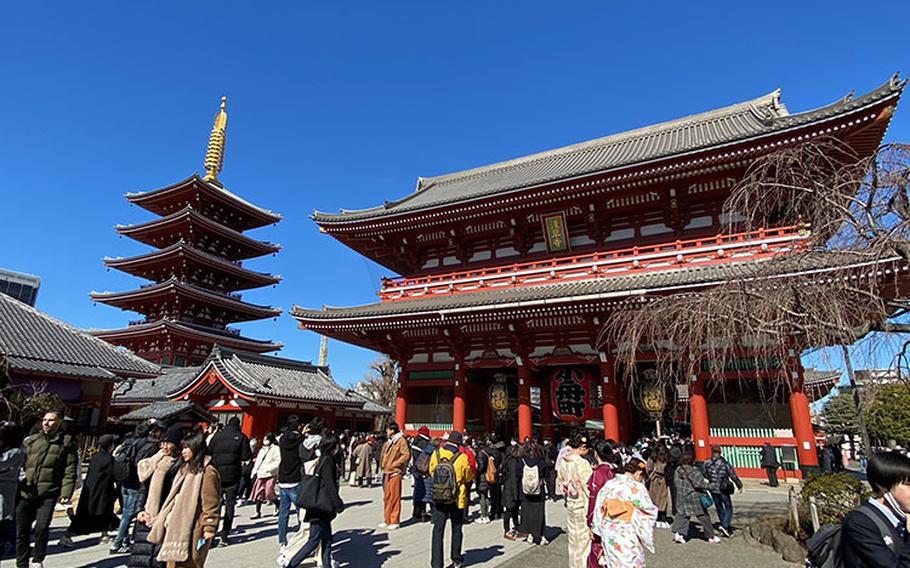 Sensoji Temple, photos by Takahira Takiguchi