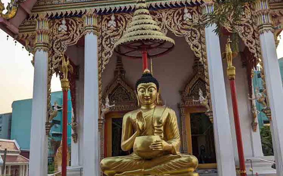 Buddha statue at Wat Prayun